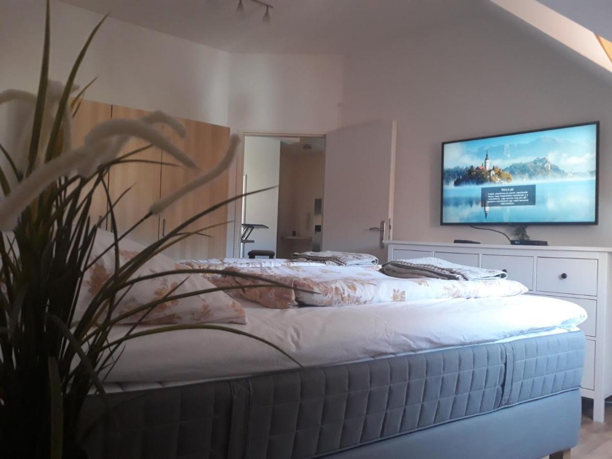 A-M Condominium Veszprém Eksteriør billede